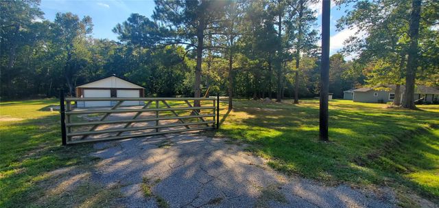 302 Waterfall Drive, Huffman, TX 77336