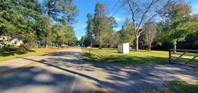 302 Waterfall Drive, Huffman, TX 77336
