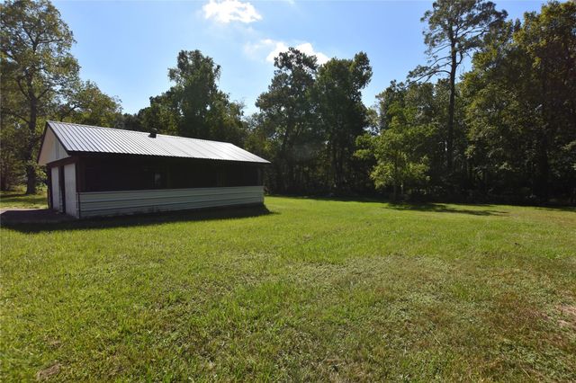 302 Waterfall Drive, Huffman, TX 77336