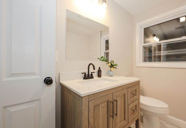 6 Mountain View Street, Nashua, NH 03060