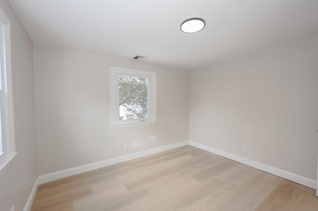 6 Mountain View Street, Nashua, NH 03060