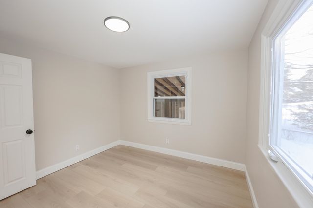 6 Mountain View Street, Nashua, NH 03060