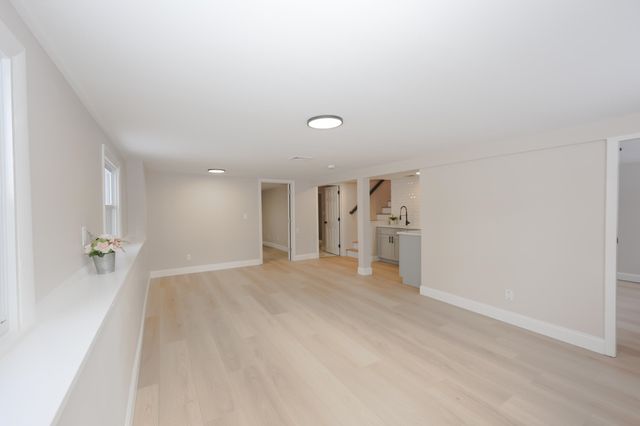 6 Mountain View Street, Nashua, NH 03060