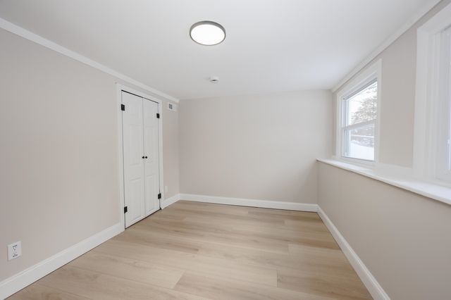 6 Mountain View Street, Nashua, NH 03060