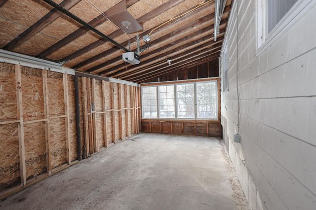 6 Mountain View Street, Nashua, NH 03060