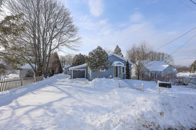 6 Mountain View Street, Nashua, NH 03060