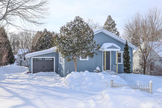 6 Mountain View Street, Nashua, NH 03060