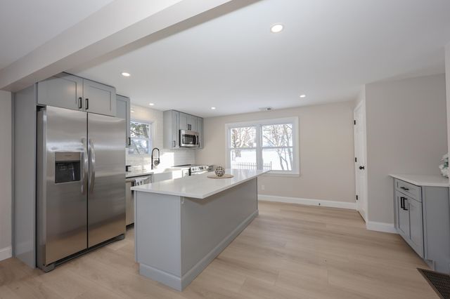 6 Mountain View Street, Nashua, NH 03060