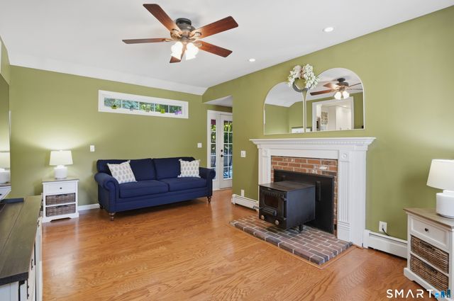 4 Woodland Terrace, Prospect, CT 06712