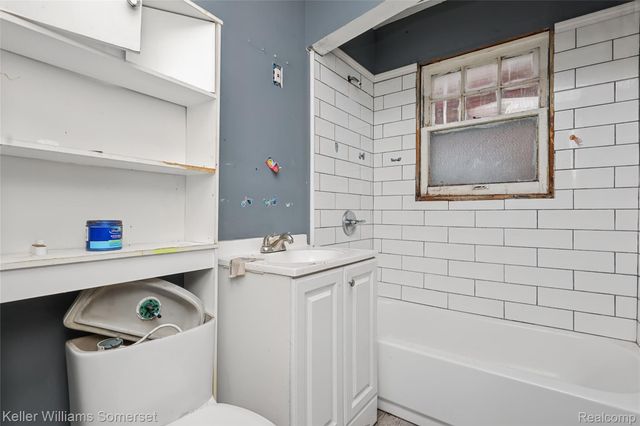 18677 Lamont Street, Detroit, MI 48234