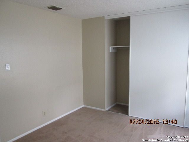 3932 Heritage Hill Dr, San Antonio, TX 78247