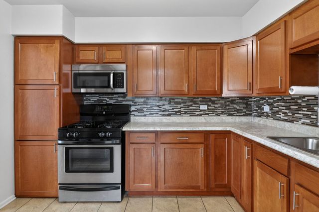 8305 Route 53 A15, Woodridge, IL 60517