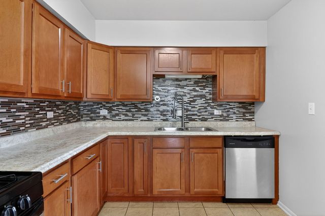 8305 Route 53 A15, Woodridge, IL 60517