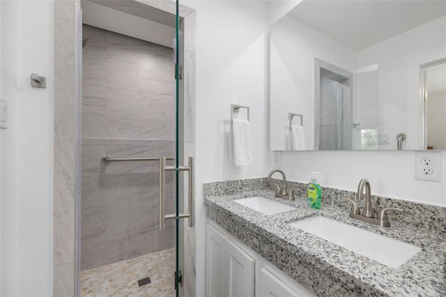 6004 Bois D Arc Street A, Houston, TX 77087