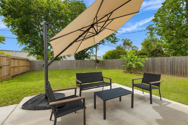 6004 Bois D Arc Street A, Houston, TX 77087