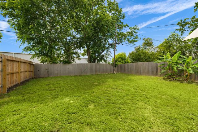 6004 Bois D Arc Street A, Houston, TX 77087