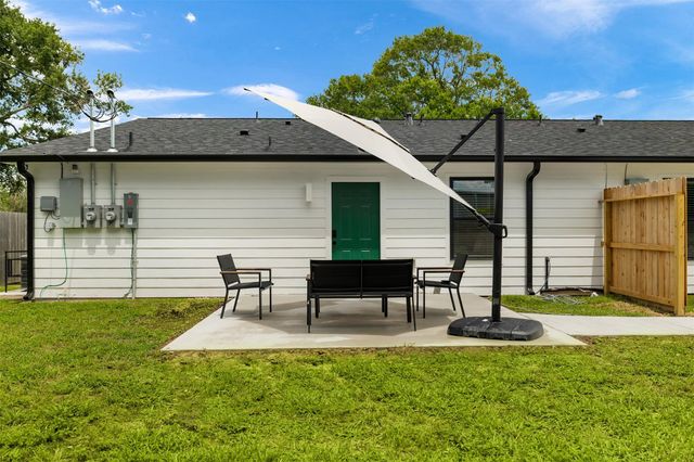 6004 Bois D Arc Street A, Houston, TX 77087