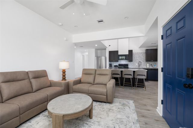 6004 Bois D Arc Street A, Houston, TX 77087