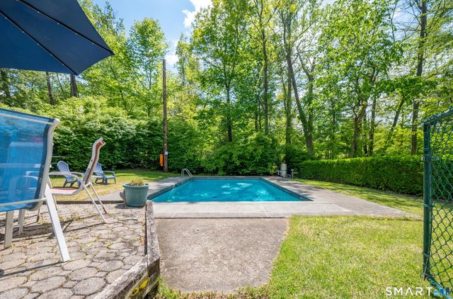 19 Junction Road, Brookfield, CT 06804