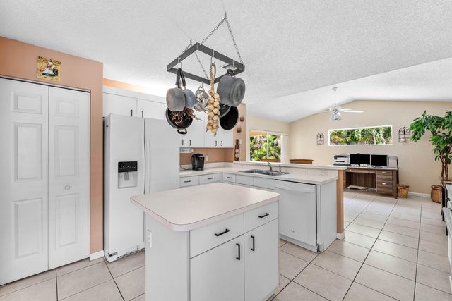 4824 S Lee Road, Delray Beach, FL 33445