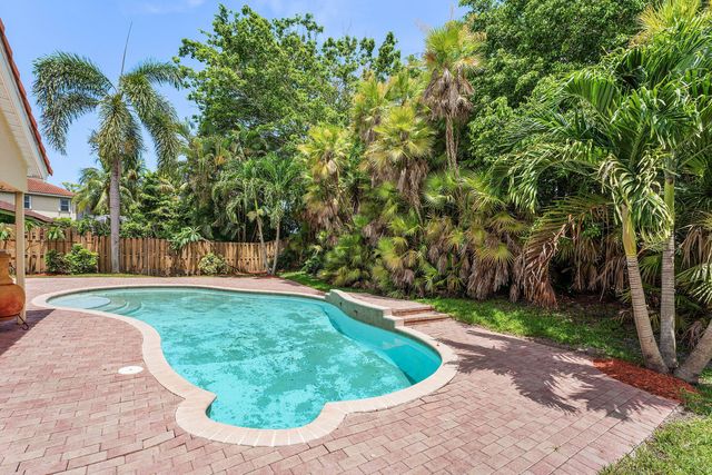 4824 S Lee Road, Delray Beach, FL 33445