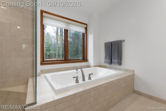 28085 Marcellus Drive, South Lyon, MI 48178