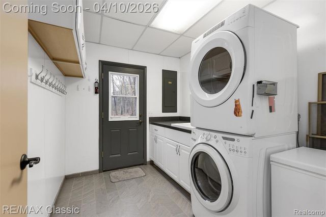 28085 Marcellus Drive, South Lyon, MI 48178