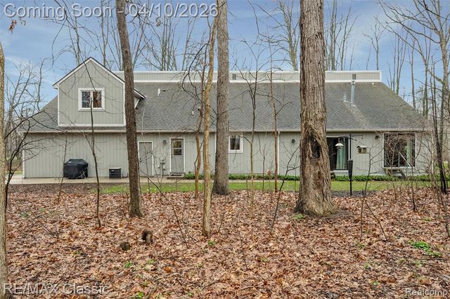 28085 Marcellus Drive, South Lyon, MI 48178