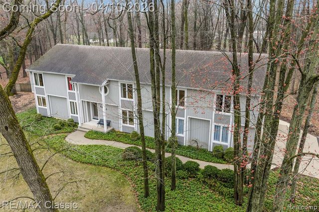 28085 Marcellus Drive, South Lyon, MI 48178