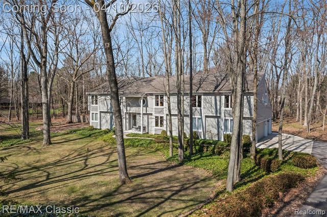 28085 Marcellus Drive, South Lyon, MI 48178