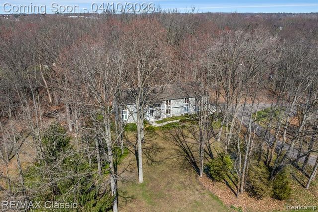 28085 Marcellus Drive, South Lyon, MI 48178