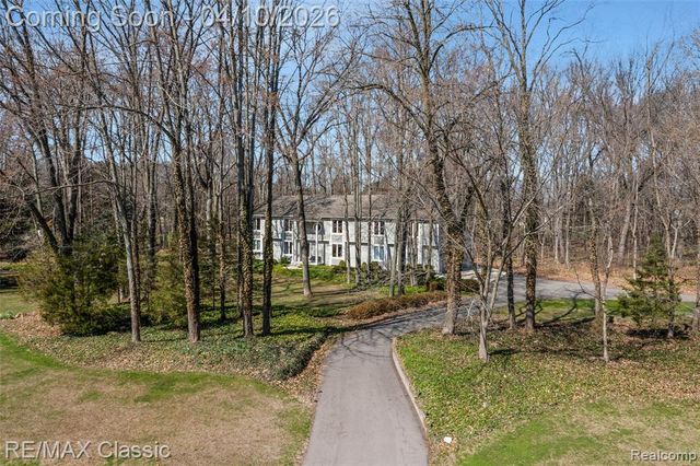 28085 Marcellus Drive, South Lyon, MI 48178