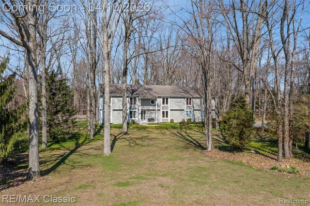 28085 Marcellus Drive, South Lyon, MI 48178