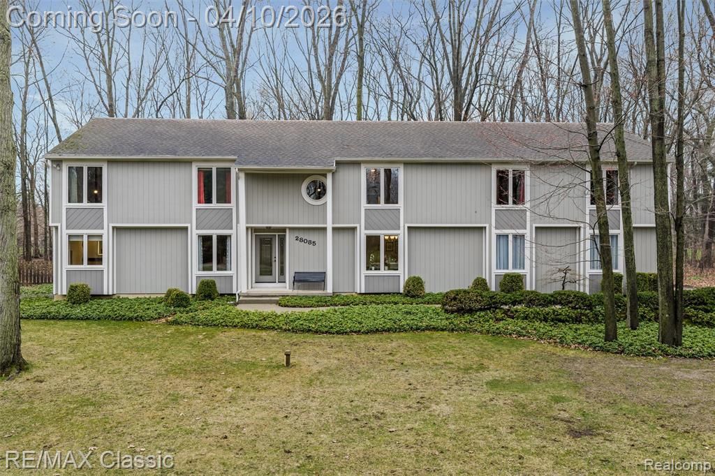 28085 Marcellus Drive, South Lyon, MI 48178