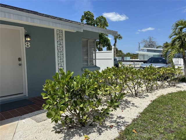 170 ROOSEVELT DRIVE 8, Sarasota, FL 34236