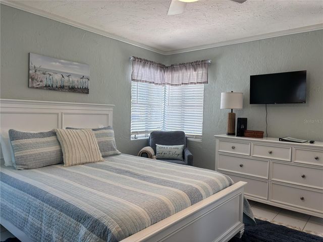 170 ROOSEVELT DRIVE 8, Sarasota, FL 34236