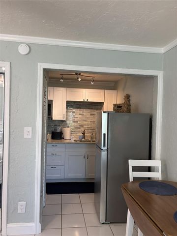 170 ROOSEVELT DRIVE 8, Sarasota, FL 34236