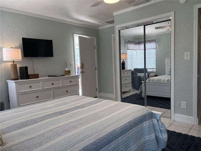 170 ROOSEVELT DRIVE 8, Sarasota, FL 34236