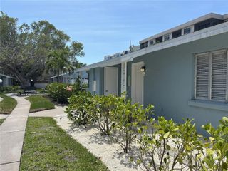 170 ROOSEVELT DRIVE 8, Sarasota, FL 34236
