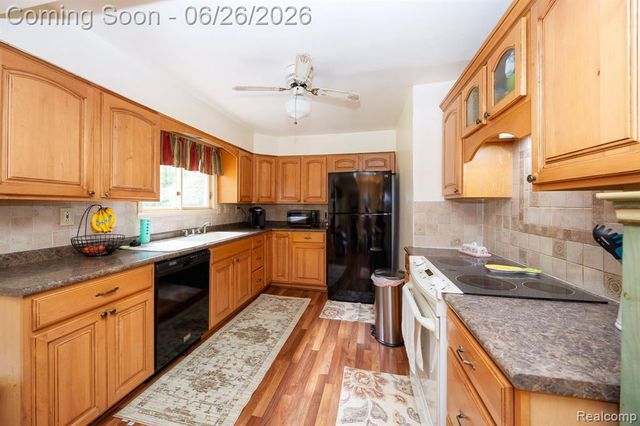 24193 Kraft Place, Romulus, MI 48174