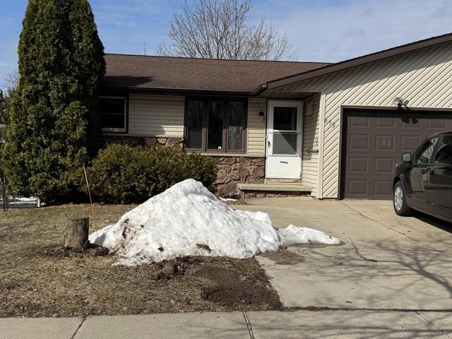 830 Edgewood DRIVE, Green Bay, WI 54311