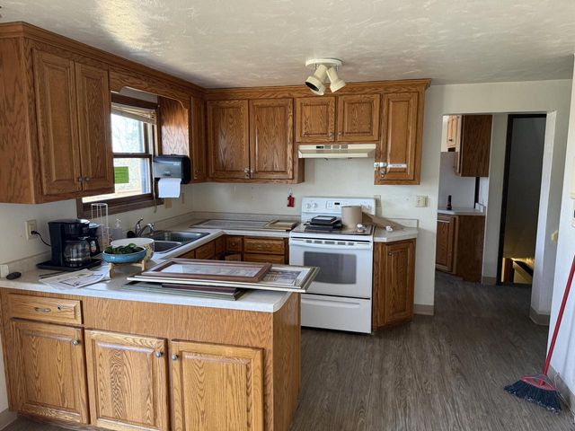 830 Edgewood DRIVE, Green Bay, WI 54311