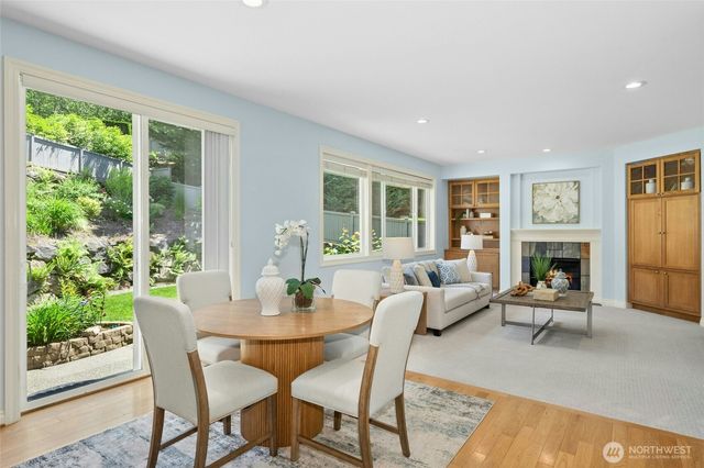 25303 NE 3rd Place, Sammamish, WA 98074