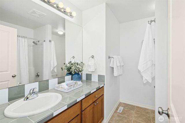 25303 NE 3rd Place, Sammamish, WA 98074