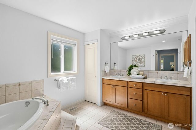 25303 NE 3rd Place, Sammamish, WA 98074