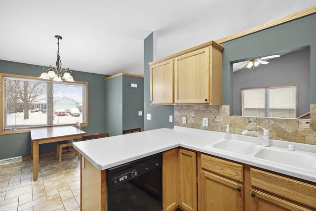 219 Chateau Drive, Cottage Grove, WI 53527