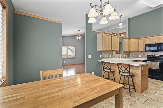 219 Chateau Drive, Cottage Grove, WI 53527