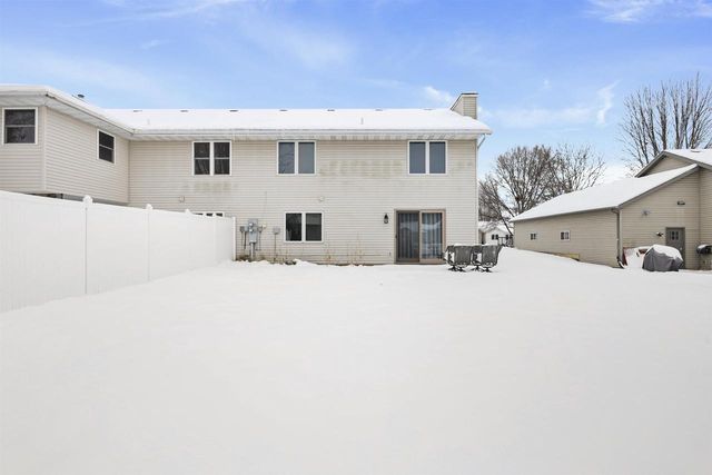 219 Chateau Drive, Cottage Grove, WI 53527
