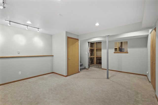 219 Chateau Drive, Cottage Grove, WI 53527