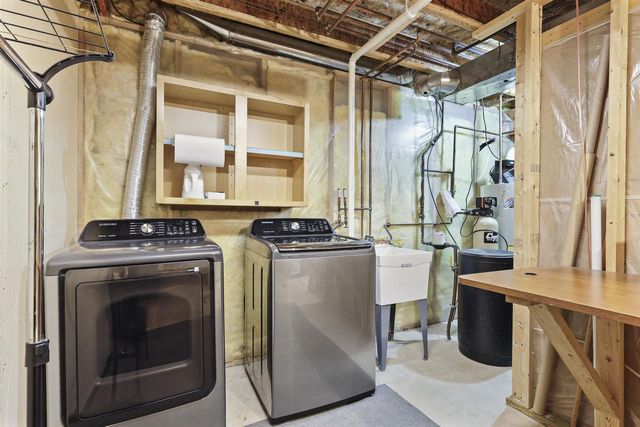 219 Chateau Drive, Cottage Grove, WI 53527